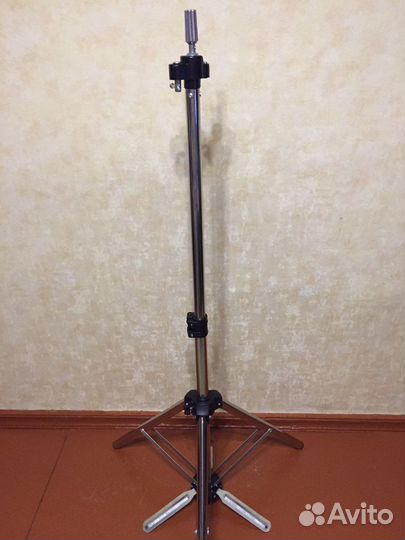 Штатив напольный парикмахерский