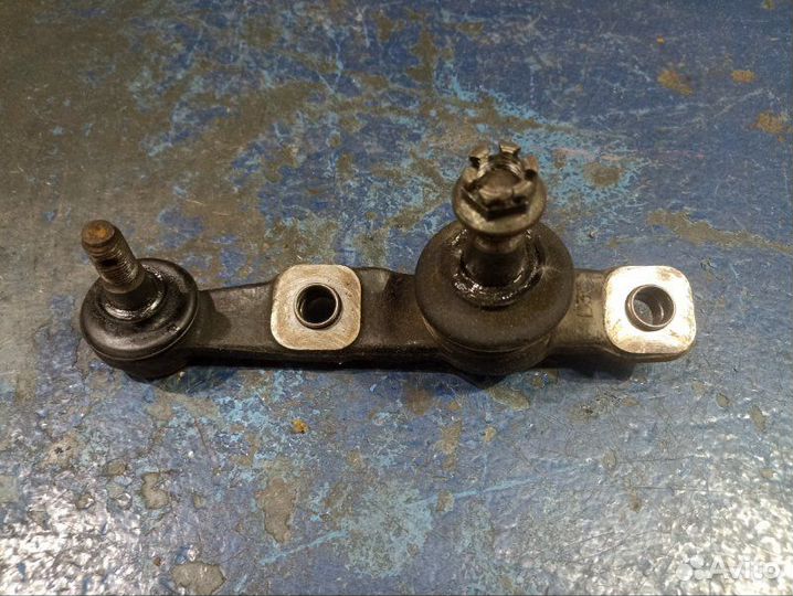 Шаровая передняя левая Lexus Gs 3