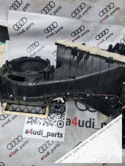 Корпус печки Audi S4 B8 Бензин 8T1820005K