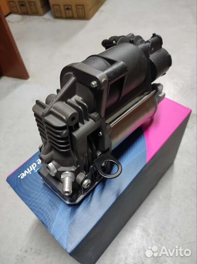 Компрессор пневмоподвески Mercedes W221 S221