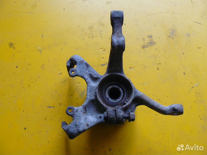 Кулак передний для Volkswagen Golf 3 Vento