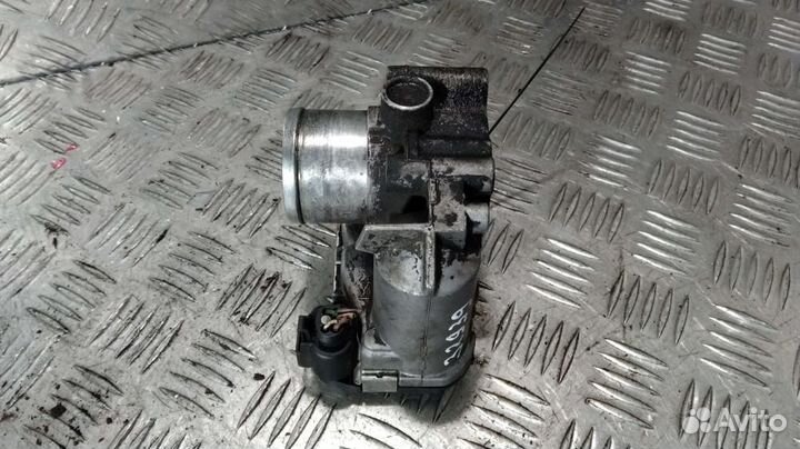 Дроссельная заслонка 8200330810 Opel Vivaro