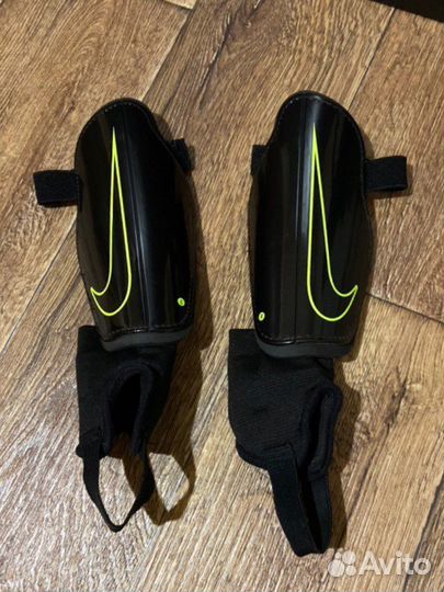 Щитки футбольные nike