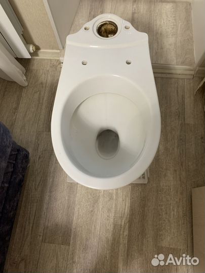 Продам унитаз без бачка