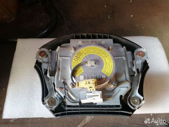 Подушка безопасности руля Toyota Land Cruiser 100