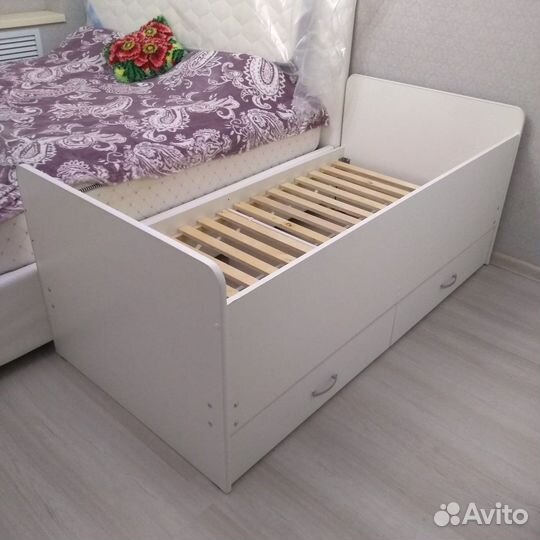 Детская кровать новая с матрасом и ящиками