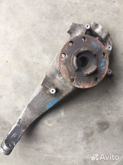 Кулак передний левый Porsche Cayenn 958