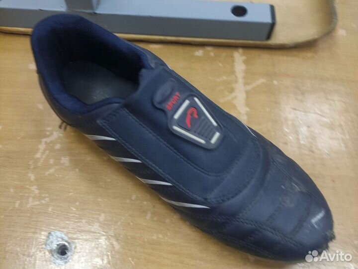 Кроссовки adidas