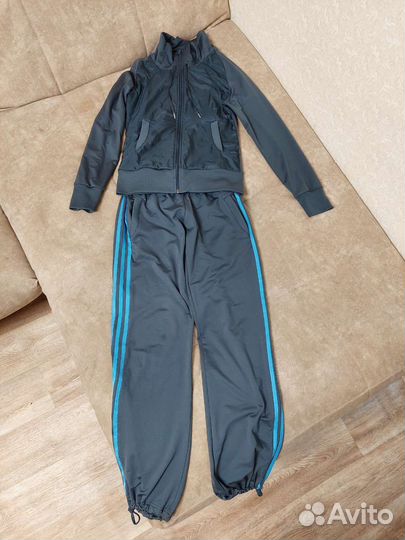 Спортивный костюм женский adidas, 42 размер