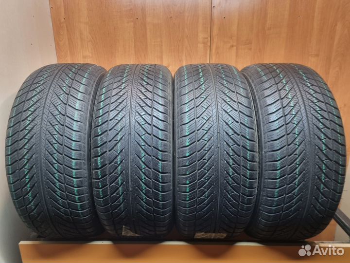 Goodyear UltraGrip 255/55 R18