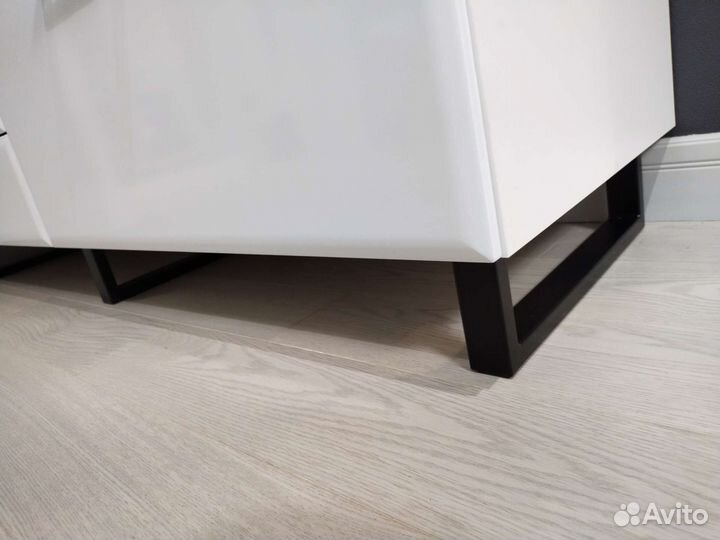 Тумба под телевизор