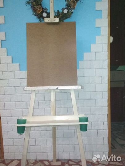 Мольберт студийный с двумя полками