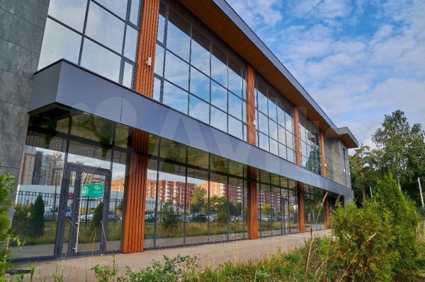 Здание 5928 м²