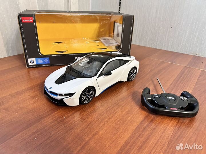 Радиоуправляемая машинка BMW i8