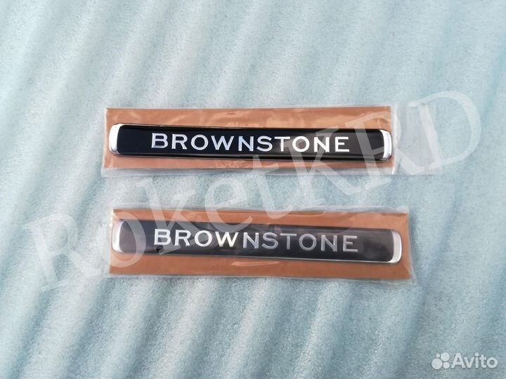 Эмблема Toyota Land Cruiser 200 Brownstone