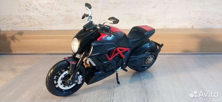 Мотоцикл Maisto Ducati Diavel Carbon 1:12