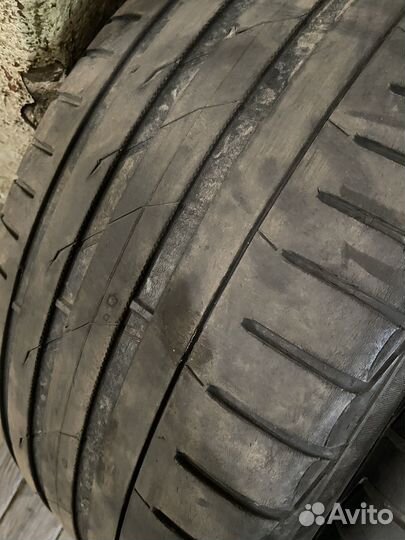 Nokian Tyres Hakka Black SUV 275/45 R20
