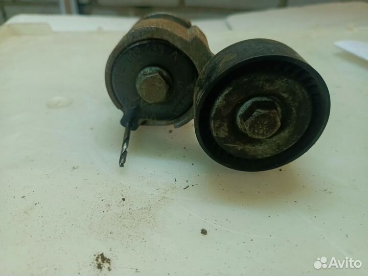 Ролик натяжной VAG 03E903133A