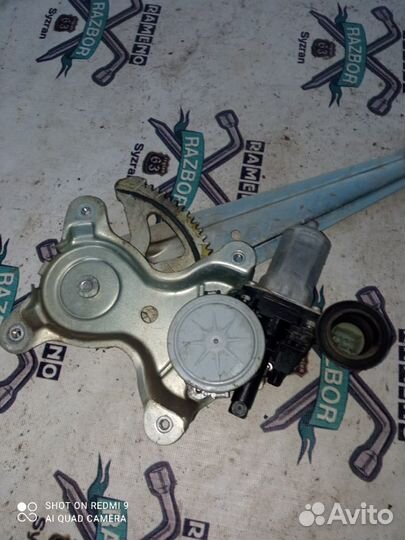 Задний правый стеклоподъёмник Toyota Camry 40