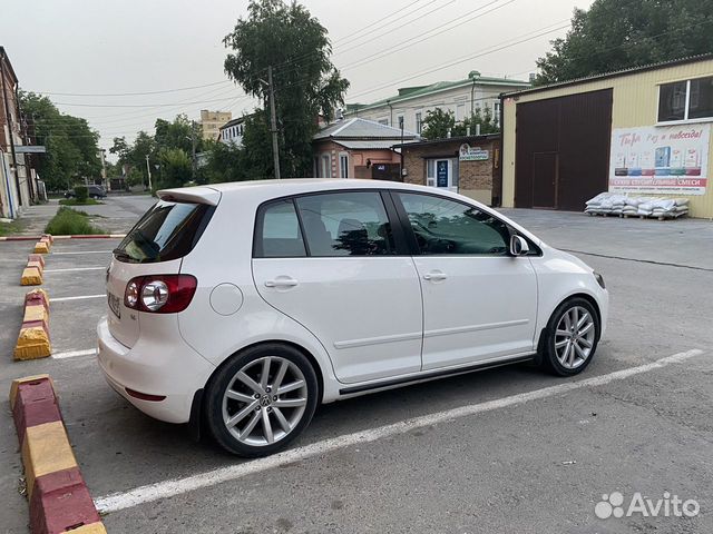 Гольф 6 белый перламутр. Volkswagen golf 7 дорестайлинг. Гольф плюс 2 поколение на 16 дисках. Машина за 2000. 4 2008 год.