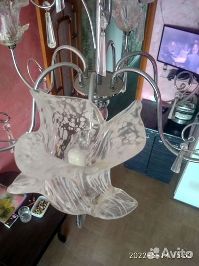 Продаю люстру