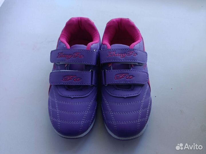 Детские кроссовки