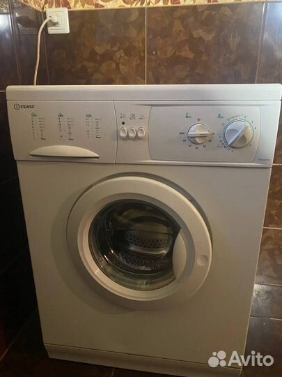 Стиральная машина indesit wgs638TX