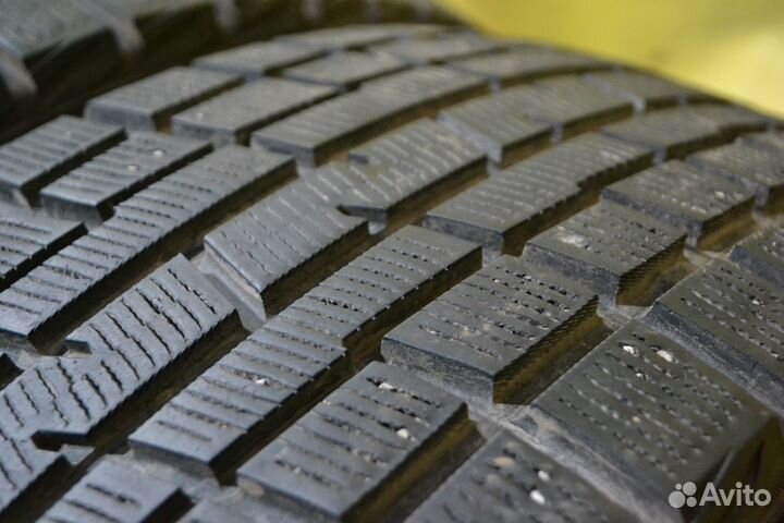 Yokohama Ice Guard IG30 215/45 R17