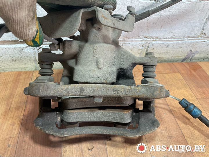 Суппорт тормозной задний правый Ford Transit 8