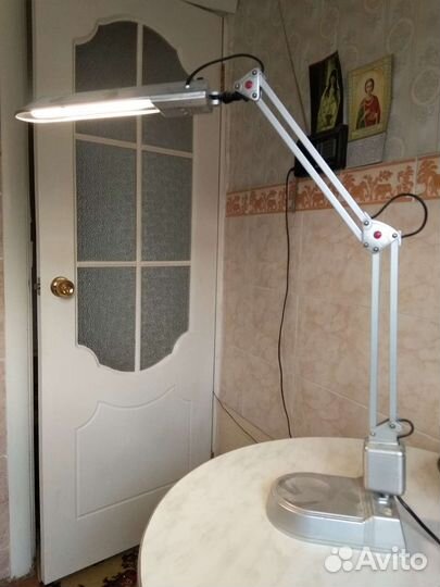 Лампа настольная светодиодная