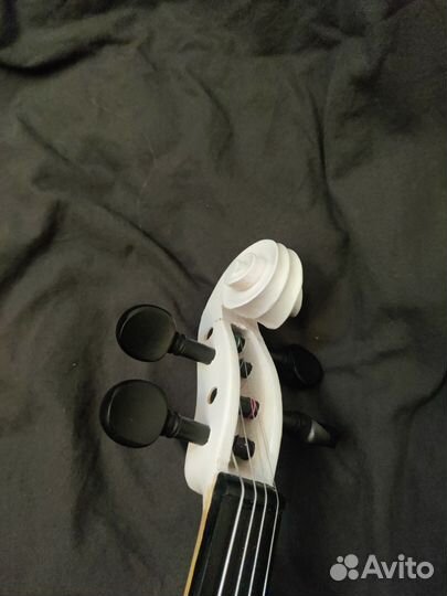 Электроскрипка 4/4 Скрипка 4/4. Смычок