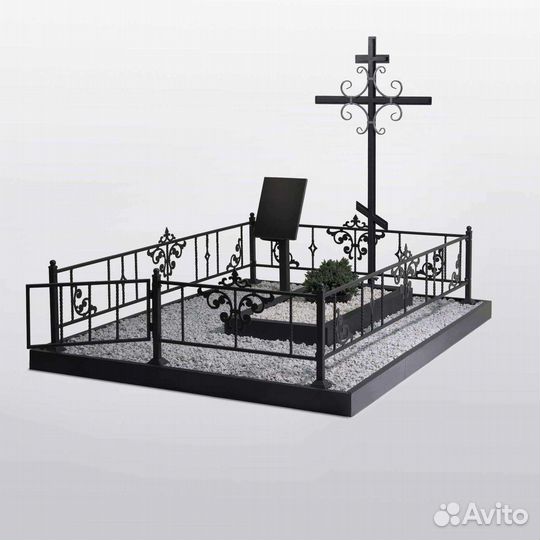 Крест с оградкой разные