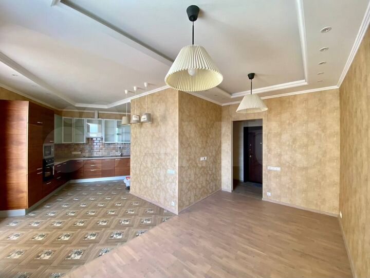 3-к. квартира, 90 м², 14/24 эт.