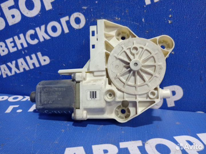 Моторчик стеклоподъемника Ford Focus 2 седан 2007