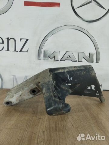 Кронштейн ступеньки передний левый Mercedes-Benz