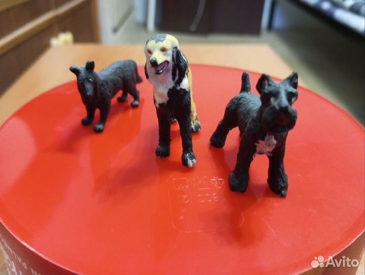Продам фигурки собак для игр и миниатюр