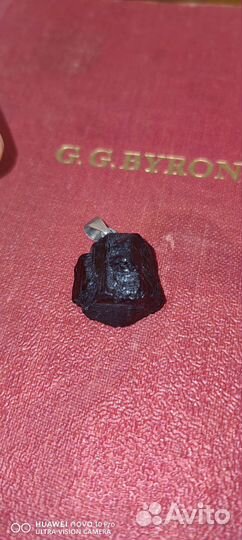 Черный турмалин шерл Ведьмин камень