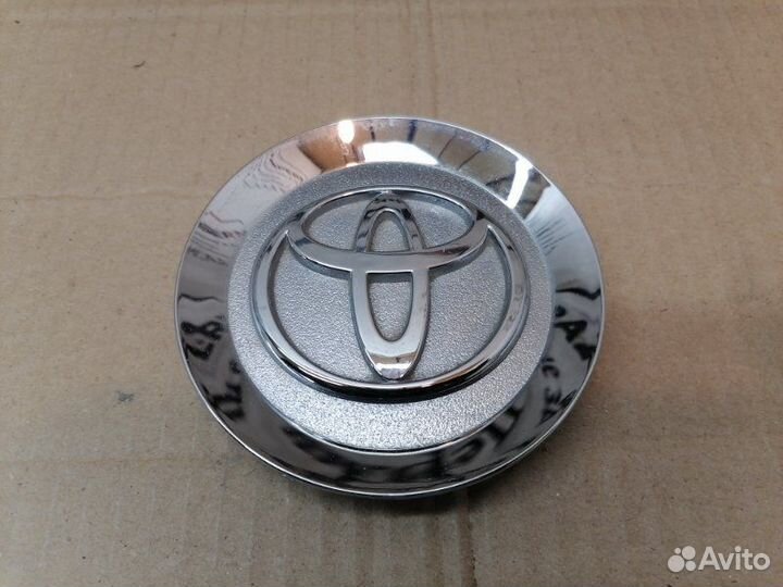Эмблема Toyota Hiace 2011