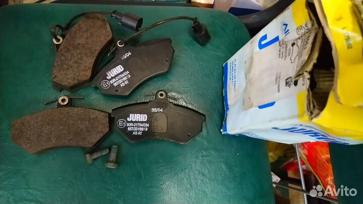 Калодки перед на VW Golf 91-98 г.в.(571856J)