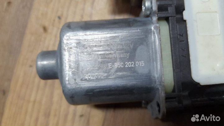 Стеклоподъемник с моторчиком задний левый