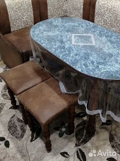 Кухонный стол