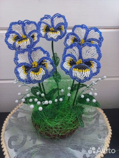 Анютины глазки из бисера