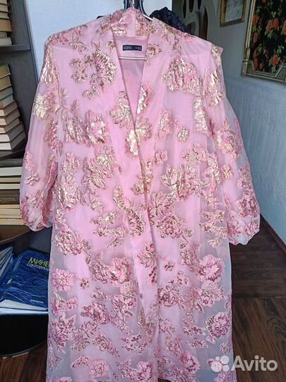 Летний плащ, ОАЭ