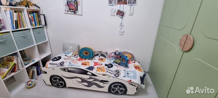 Детская кровать машинка