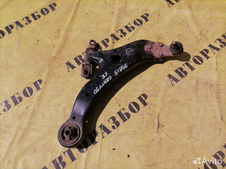 Рычаг передний правый нижний Toyota Camry 50