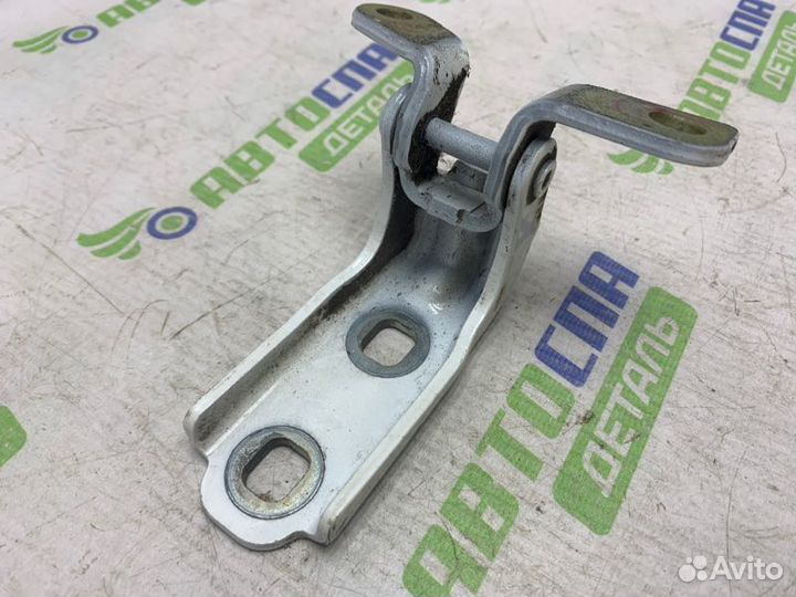Петля двери задняя правая Opel Mokka кроссовер