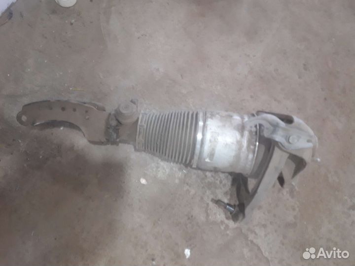 Стойка Фольксваген Туарег Правая