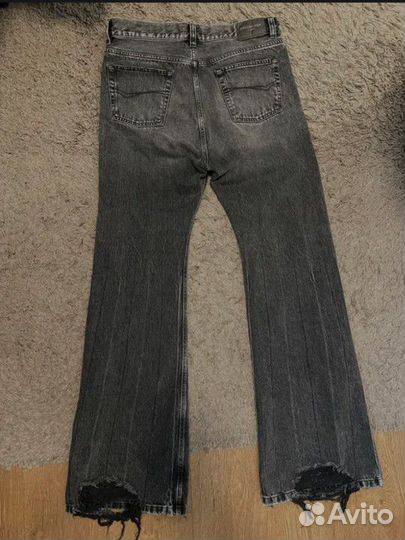 Джинсы balenciaga distressed