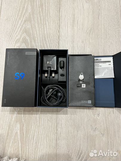 Samsung Galaxy S9, 4/64 ГБ