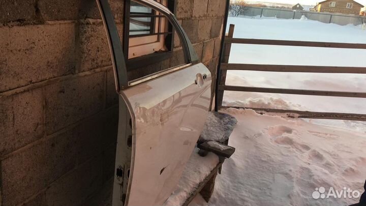 Двери на LADA vesta